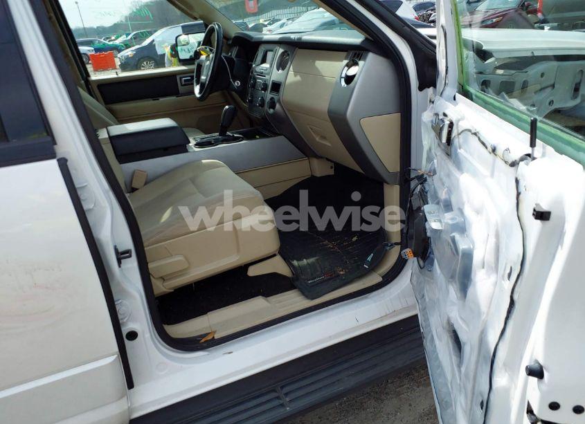 Photo 5 of 2017 Ford Expedition EL XLT (VIN 1FMJK1HT8HEA52523)