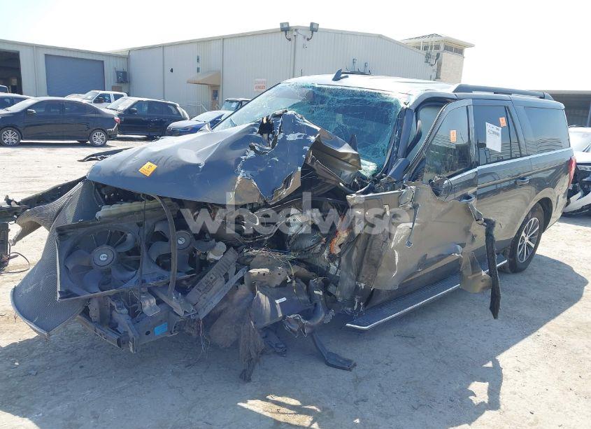 Photo 2 of 2021 Ford Expedition XLT MAX (VIN 1FMJK1HT9MEA76548)