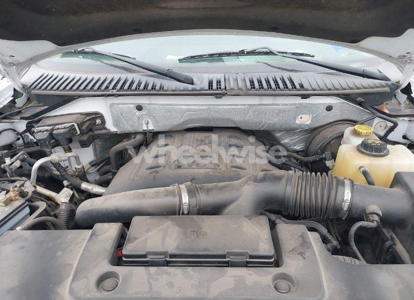 Photo 10 of 2017 Ford Expedition EL XLT (VIN 1FMJK1HTXHEA50417)