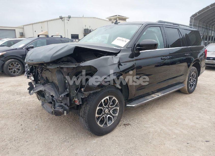 Photo 2 of 2022 Ford Expedition XLT MAX (VIN 1FMJK1HTXNEA66466)