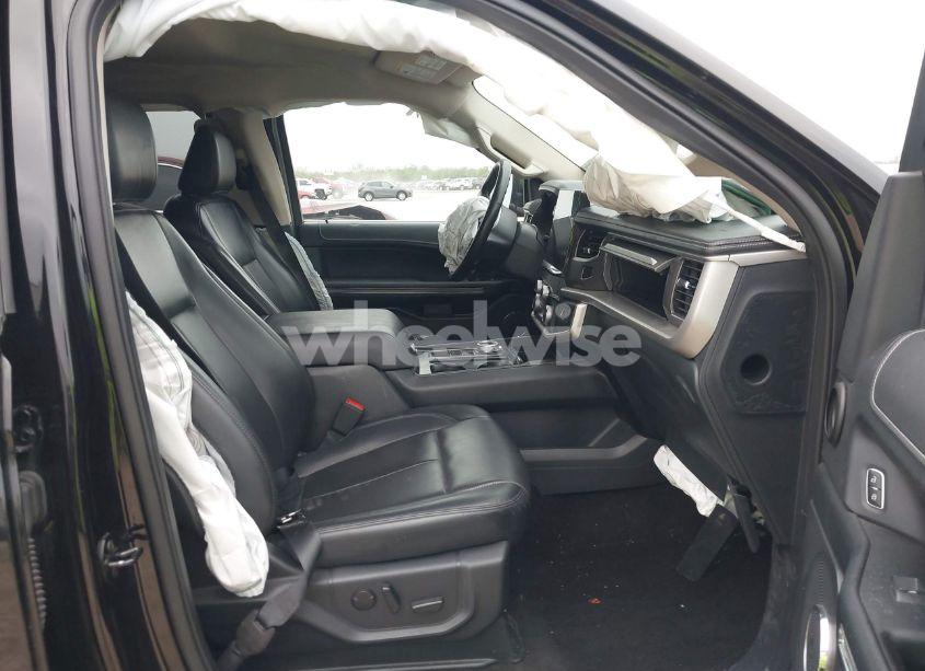 Photo 5 of 2022 Ford Expedition XLT MAX (VIN 1FMJK1HTXNEA66466)