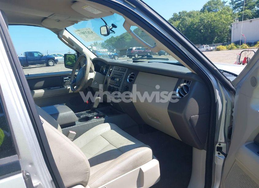 Photo 5 of 2011 Ford Expedition EL XLT (VIN 1FMJK1J54BEF15941)