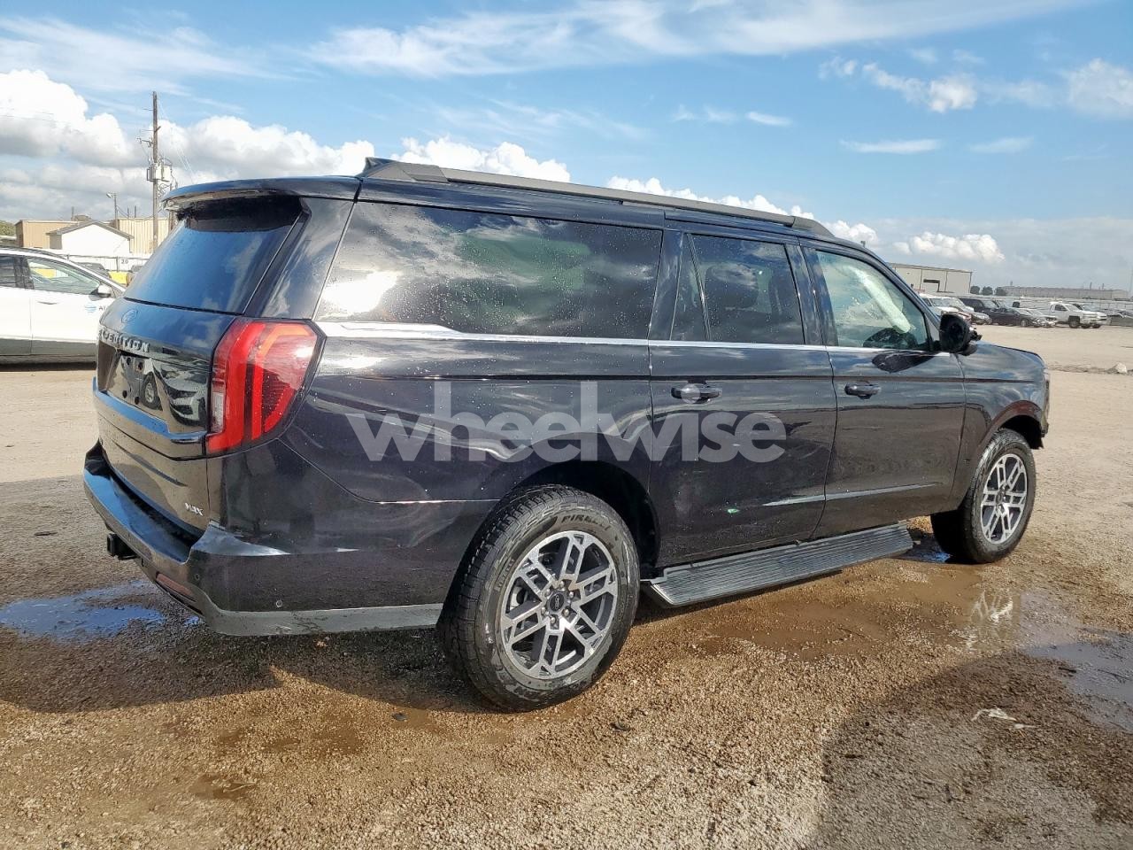 Photo 3 of 2025 FORD EXPEDITION MAX ACTIVE (VIN 1FMJK1J80SEA16063)