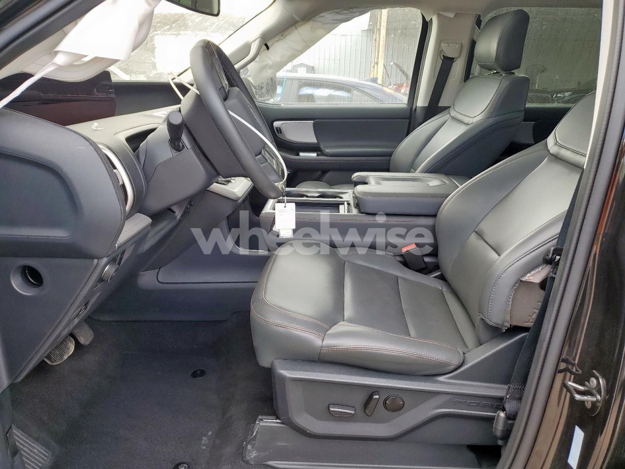 Photo 7 of 2025 FORD EXPEDITION MAX ACTIVE (VIN 1FMJK1J80SEA16063)