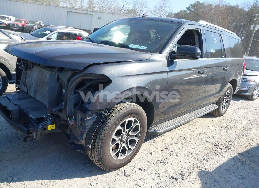 Photo 2 of 2023 Ford Expedition XLT MAX (VIN 1FMJK1J81PEA16290)