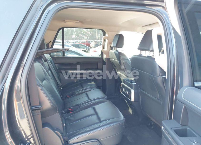 Photo 8 of 2023 Ford Expedition XLT MAX (VIN 1FMJK1J81PEA16290)