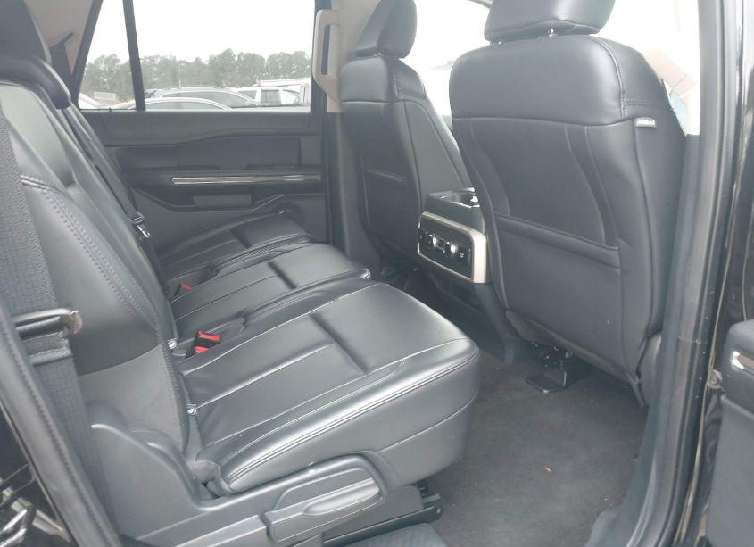 Photo 8 of 2023 Ford Expedition XLT MAX (VIN 1FMJK1J81PEA16631)