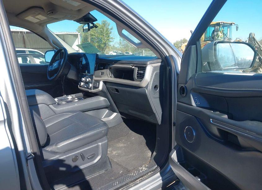 Photo 5 of 2024 Ford Expedition XLT MAX (VIN 1FMJK1J81REA09441)