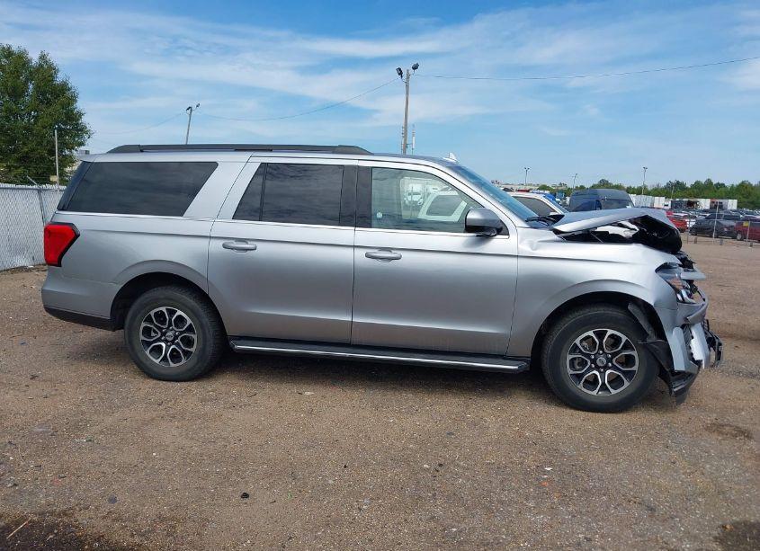 Photo 13 of 2023 Ford Expedition XLT MAX (VIN 1FMJK1J82PEA16685)
