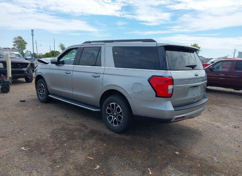Photo 3 of 2023 Ford Expedition XLT MAX (VIN 1FMJK1J82PEA16685)