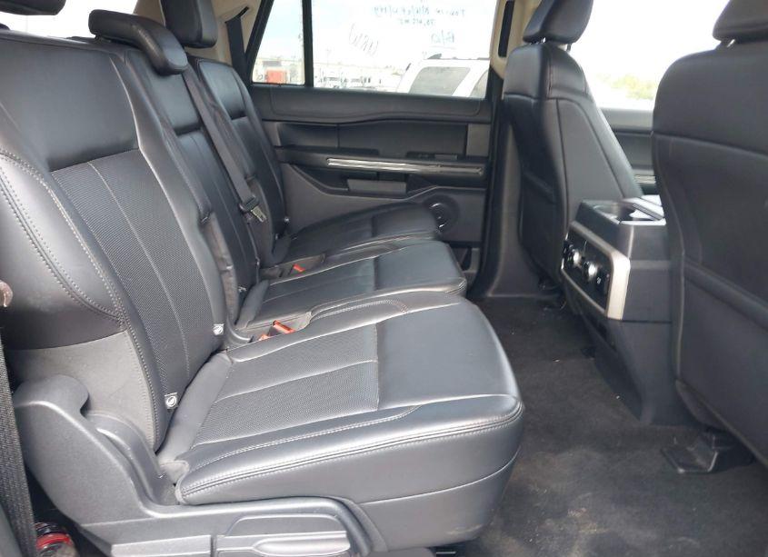 Photo 8 of 2023 Ford Expedition XLT MAX (VIN 1FMJK1J82PEA16685)