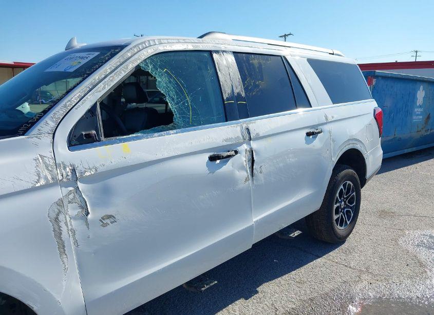 Photo 12 of 2024 Ford Expedition XLT MAX (VIN 1FMJK1J82REA23364)