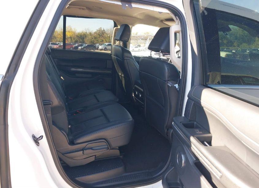 Photo 8 of 2024 Ford Expedition XLT MAX (VIN 1FMJK1J82REA23364)