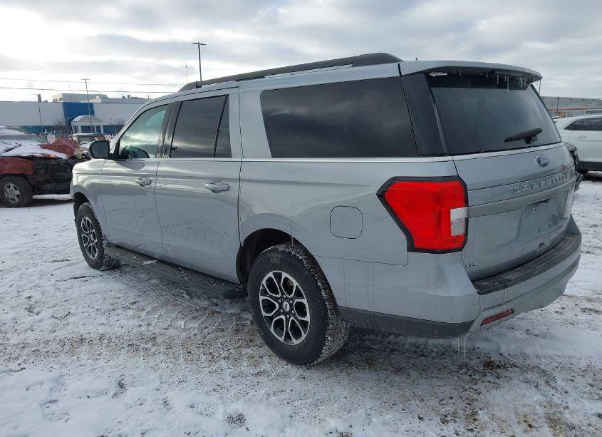 Photo 3 of 2024 Ford Expedition XLT MAX (VIN 1FMJK1J82REA48491)
