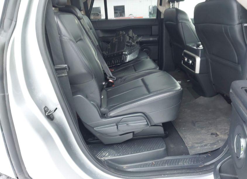 Photo 8 of 2024 Ford Expedition XLT MAX (VIN 1FMJK1J82REA48491)
