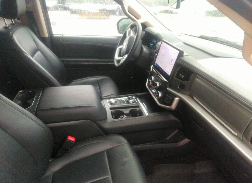Photo 5 of 2023 Ford Expedition XLT MAX (VIN 1FMJK1J83PEA06716)