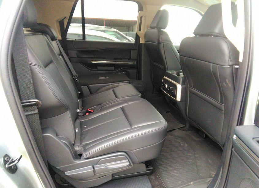 Photo 8 of 2023 Ford Expedition XLT MAX (VIN 1FMJK1J83PEA16713)