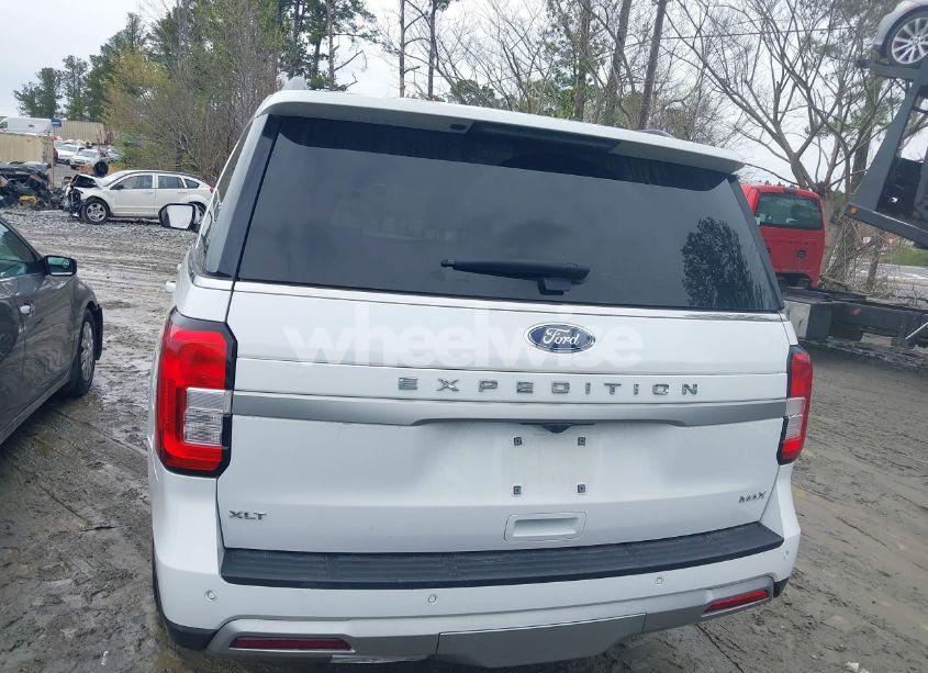 Photo 16 of 2024 Ford Expedition XLT MAX (VIN 1FMJK1J83REA30890)