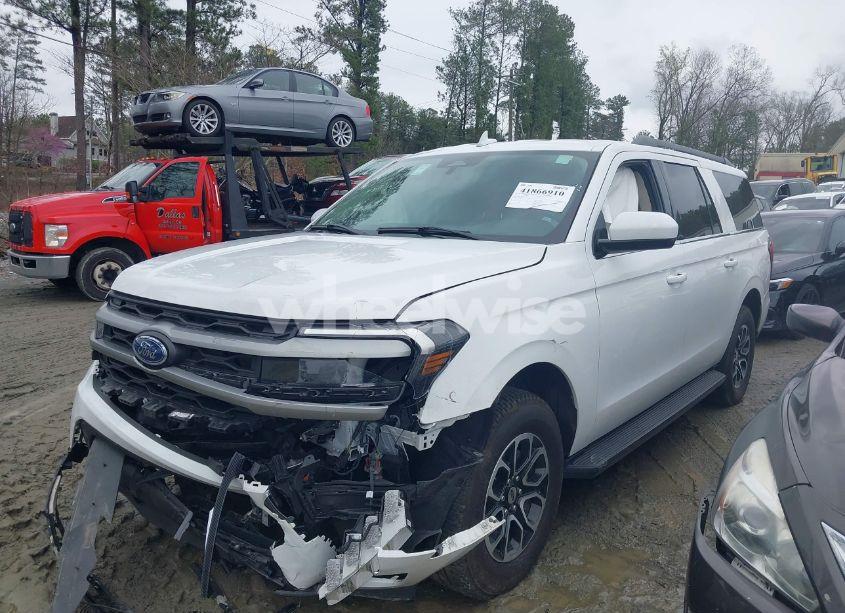 Photo 2 of 2024 Ford Expedition XLT MAX (VIN 1FMJK1J83REA30890)
