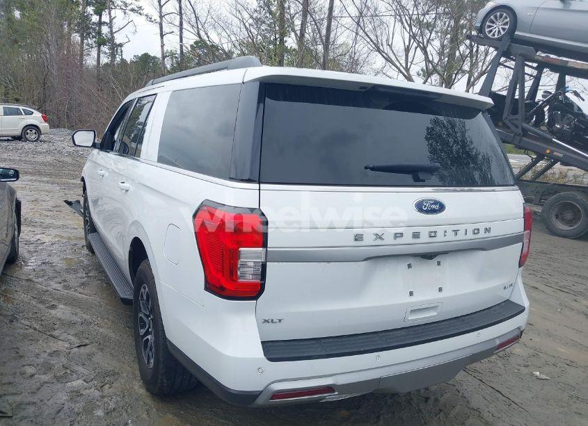 Photo 3 of 2024 Ford Expedition XLT MAX (VIN 1FMJK1J83REA30890)