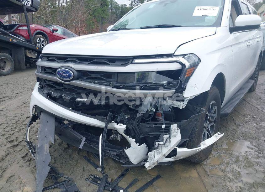 Photo 6 of 2024 Ford Expedition XLT MAX (VIN 1FMJK1J83REA30890)