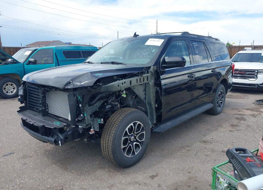 Photo 2 of 2024 Ford Expedition XLT MAX (VIN 1FMJK1J83REA38360)