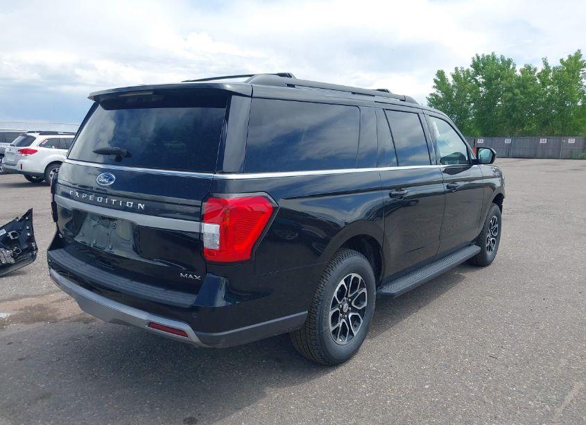 Photo 4 of 2024 Ford Expedition XLT MAX (VIN 1FMJK1J83REA38360)