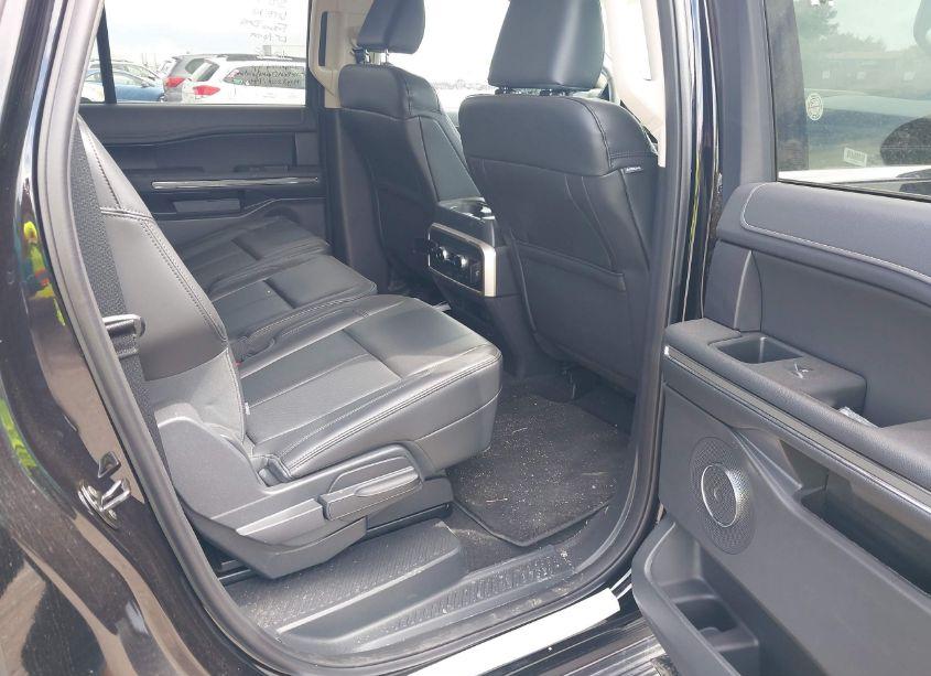 Photo 8 of 2024 Ford Expedition XLT MAX (VIN 1FMJK1J83REA38360)