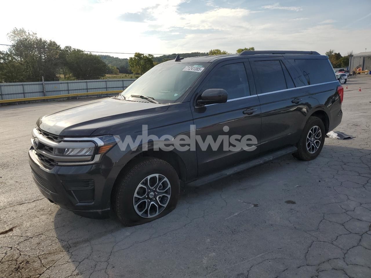 2024 FORD EXPEDITION MAX XLT N/A (VIN 1FMJK1J83REB06432) main photo