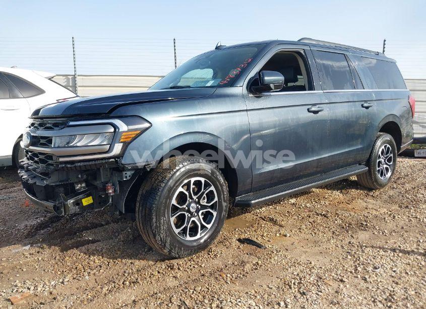 Photo 2 of 2024 Ford Expedition XLT MAX (VIN 1FMJK1J84REA22720)