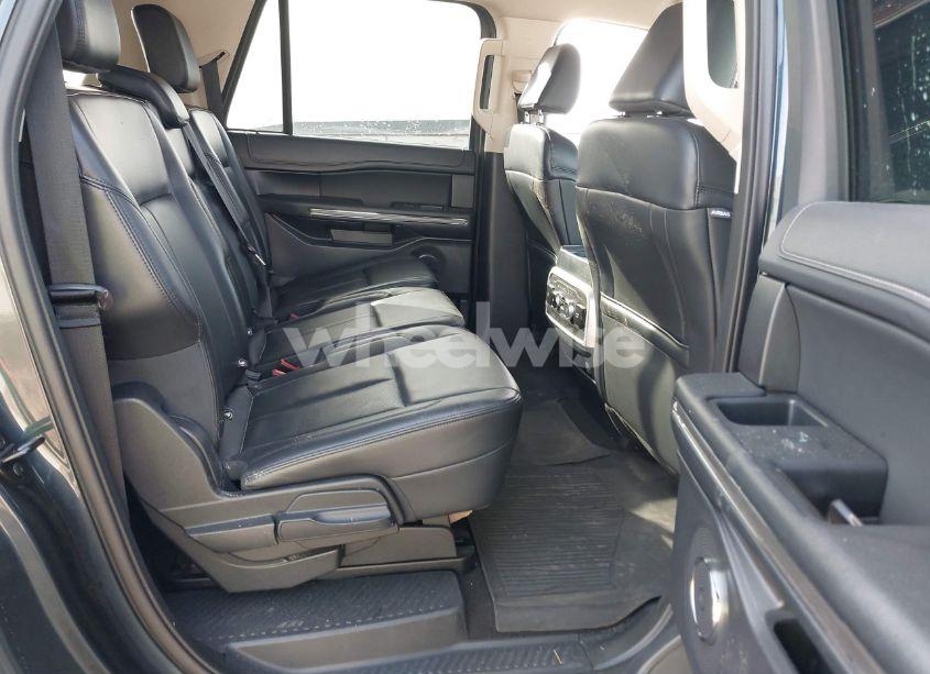 Photo 8 of 2024 Ford Expedition XLT MAX (VIN 1FMJK1J84REA22720)