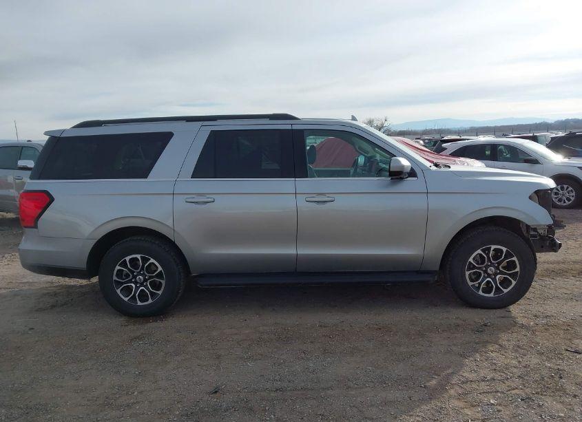 Photo 14 of 2024 Ford Expedition XLT MAX (VIN 1FMJK1J84REA39744)