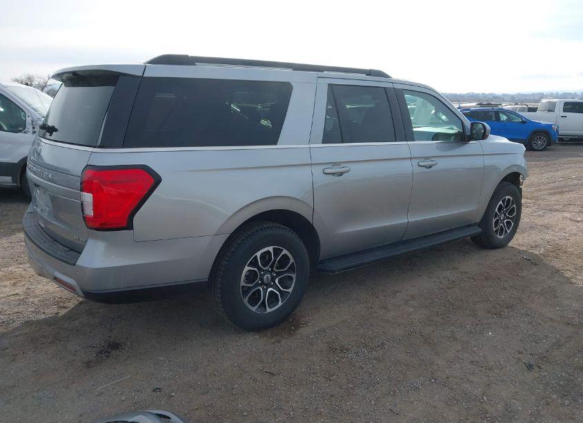 Photo 4 of 2024 Ford Expedition XLT MAX (VIN 1FMJK1J84REA39744)