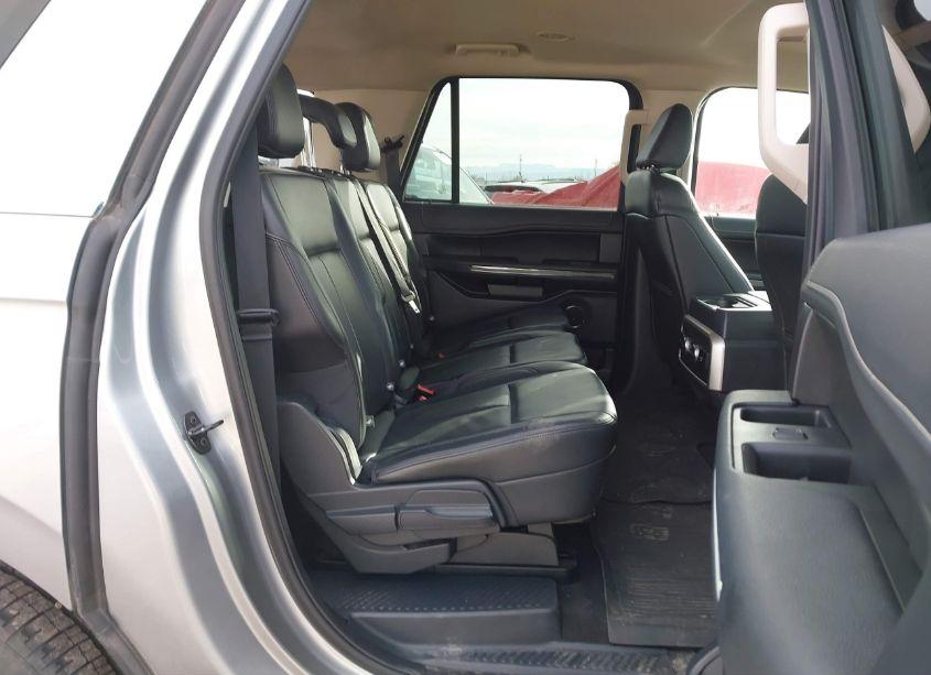 Photo 8 of 2024 Ford Expedition XLT MAX (VIN 1FMJK1J84REA39744)