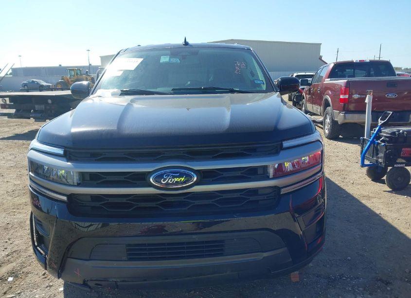 Photo 12 of 2024 Ford Expedition XLT MAX (VIN 1FMJK1J84REA42837)