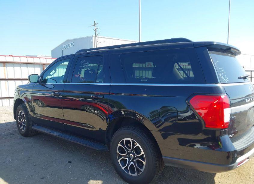 Photo 14 of 2024 Ford Expedition XLT MAX (VIN 1FMJK1J84REA42837)