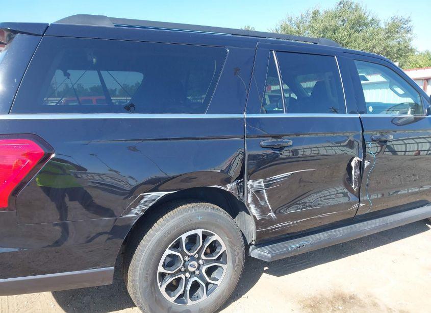 Photo 6 of 2024 Ford Expedition XLT MAX (VIN 1FMJK1J84REA42837)