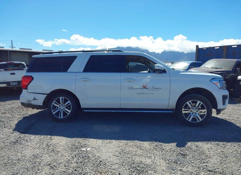 Photo 14 of 2023 Ford Expedition XLT MAX (VIN 1FMJK1J85PEA11111)