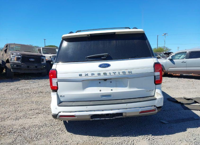 Photo 17 of 2023 Ford Expedition XLT MAX (VIN 1FMJK1J85PEA11111)