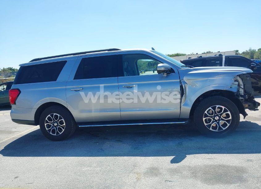 Photo 13 of 2023 Ford Expedition XLT MAX (VIN 1FMJK1J86PEA03874)