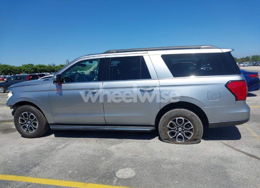 Photo 14 of 2023 Ford Expedition XLT MAX (VIN 1FMJK1J86PEA03874)