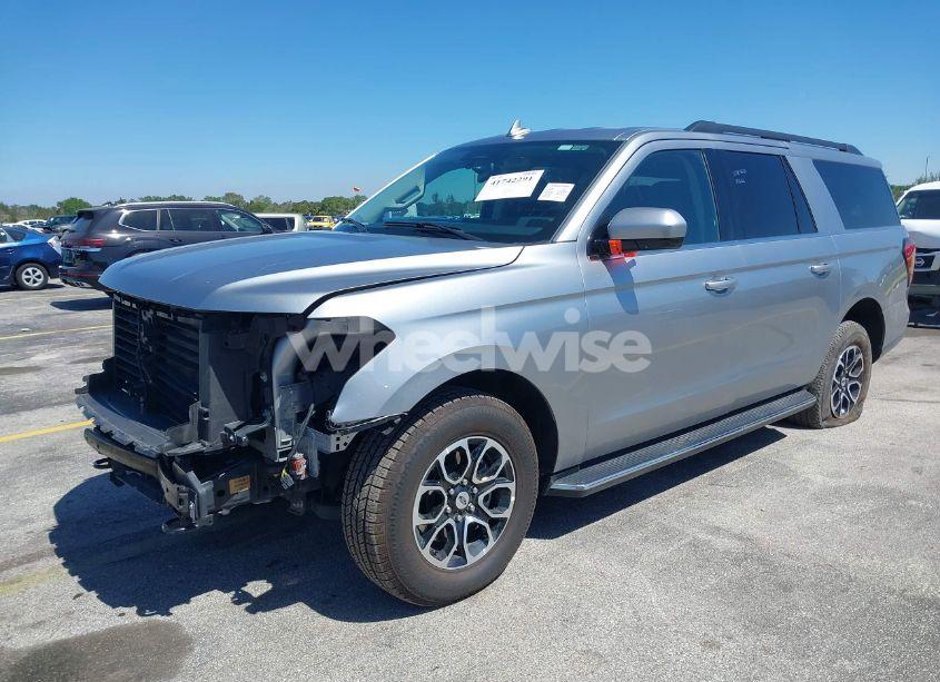 Photo 2 of 2023 Ford Expedition XLT MAX (VIN 1FMJK1J86PEA03874)