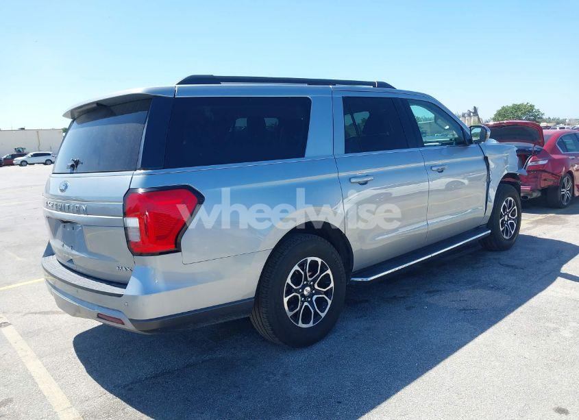 Photo 4 of 2023 Ford Expedition XLT MAX (VIN 1FMJK1J86PEA03874)