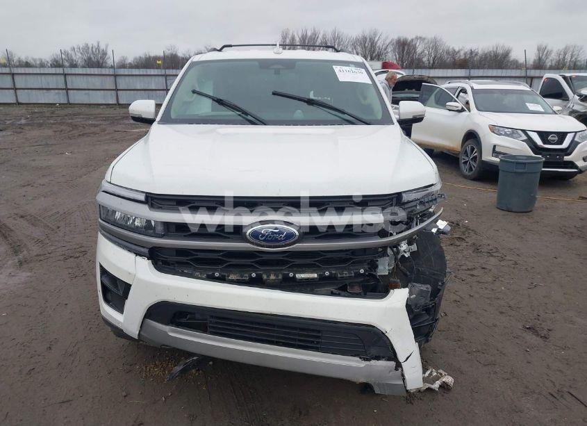 Photo 12 of 2023 Ford Expedition XLT MAX (VIN 1FMJK1J86PEA08752)