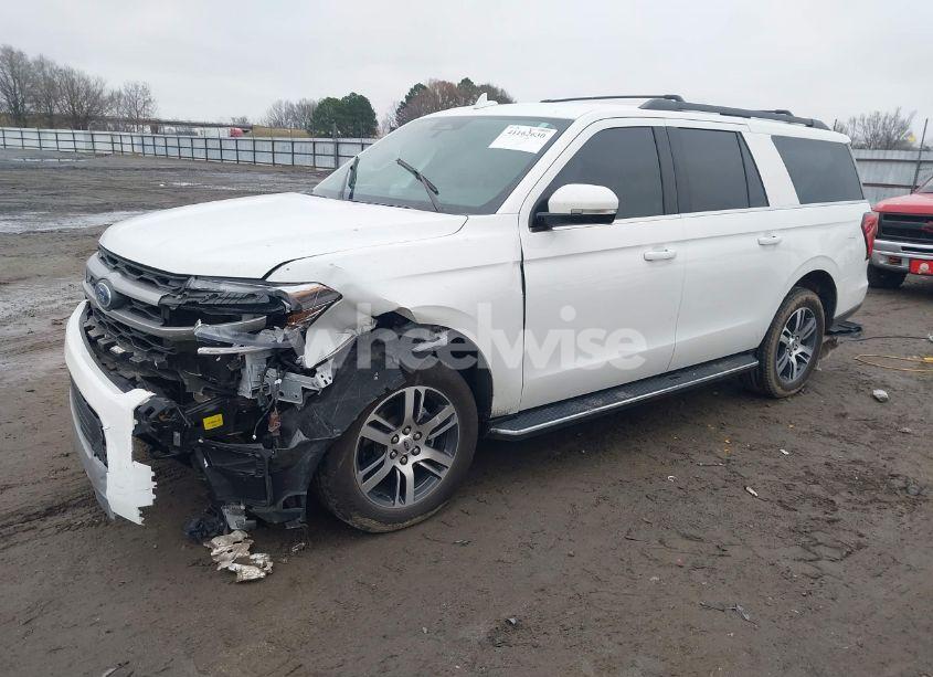 Photo 2 of 2023 Ford Expedition XLT MAX (VIN 1FMJK1J86PEA08752)