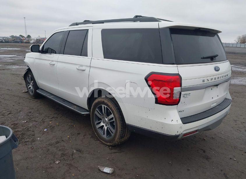 Photo 3 of 2023 Ford Expedition XLT MAX (VIN 1FMJK1J86PEA08752)