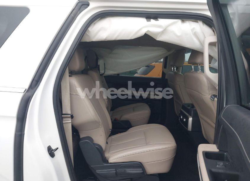 Photo 8 of 2023 Ford Expedition XLT MAX (VIN 1FMJK1J86PEA08752)