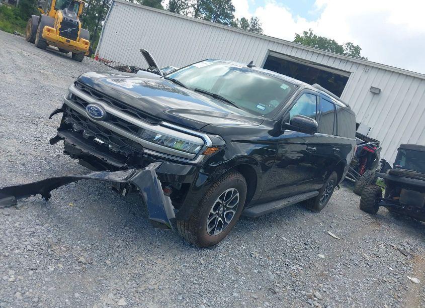 Photo 2 of 2024 Ford Expedition XLT MAX (VIN 1FMJK1J86REA31998)