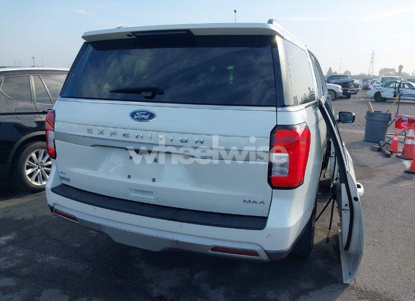 Photo 17 of 2024 Ford Expedition XLT MAX (VIN 1FMJK1J87REA15468)