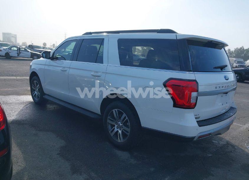 Photo 3 of 2024 Ford Expedition XLT MAX (VIN 1FMJK1J87REA15468)